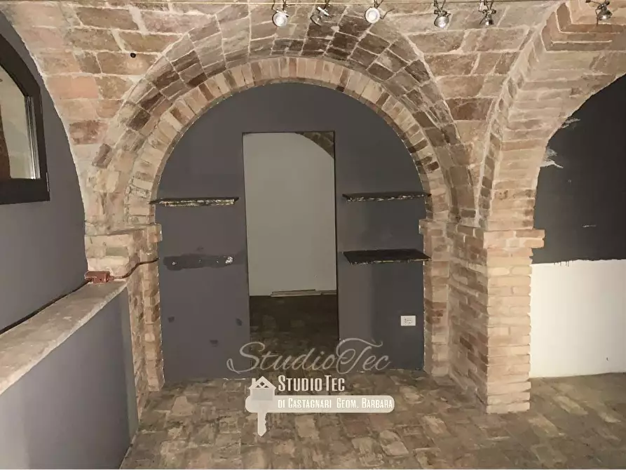 Immagine 14 di Negozio in affitto  in via fanti 9 a Ravenna