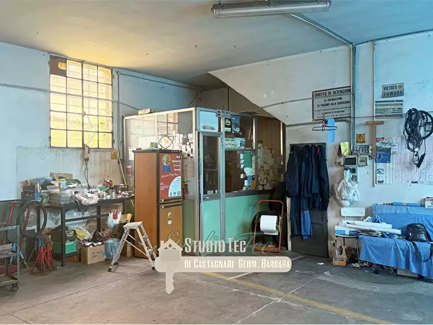 Immagine 17 di Garage in vendita  a Imola