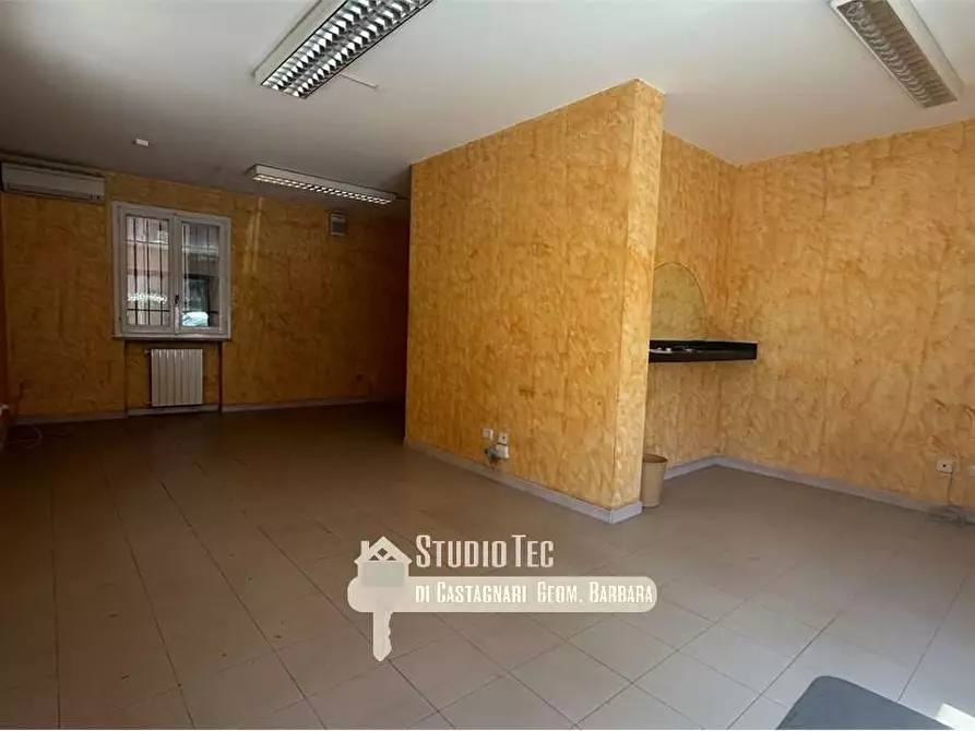 Immagine 2 di Negozio in affitto  in via Ravegnana  137 a Ravenna