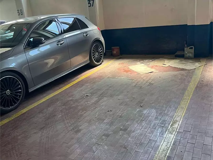 Immagine 1 di Posto auto in affitto  in via roma  153 a Ravenna