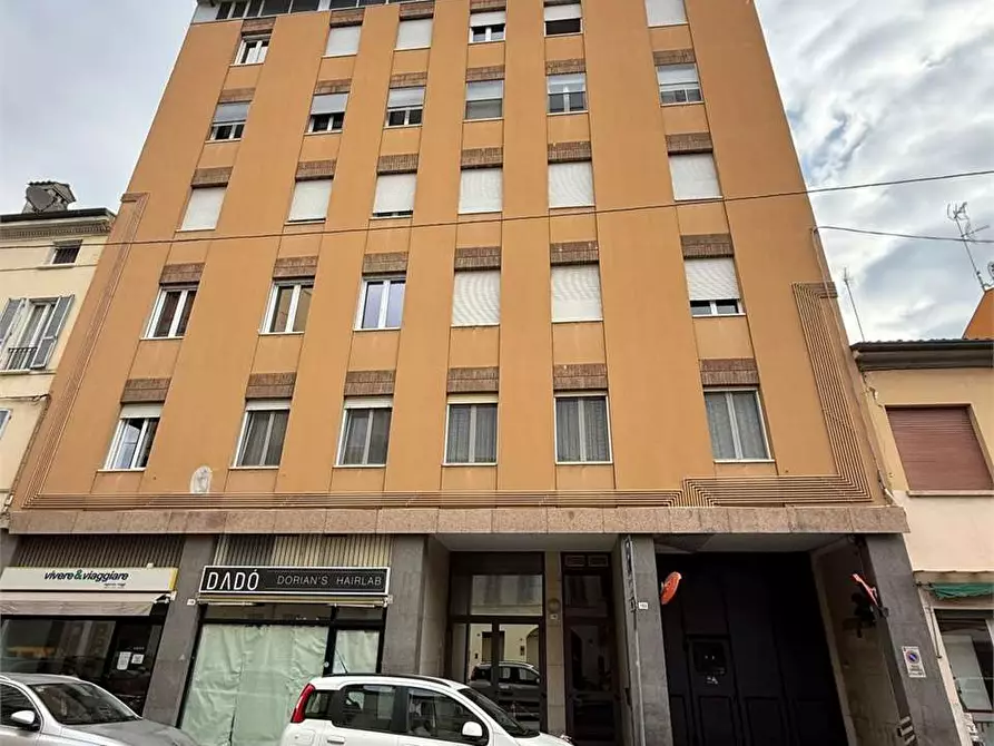 Immagine 4 di Posto auto in affitto  in via roma  153 a Ravenna