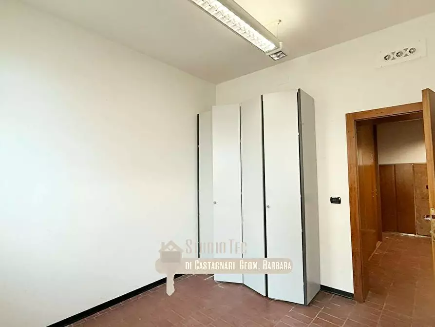 Immagine 10 di Negozio in affitto  in via castel san pietro 1 a Ravenna