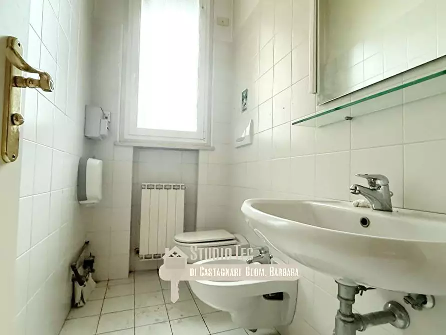 Immagine 14 di Negozio in affitto  in via castel san pietro 1 a Ravenna