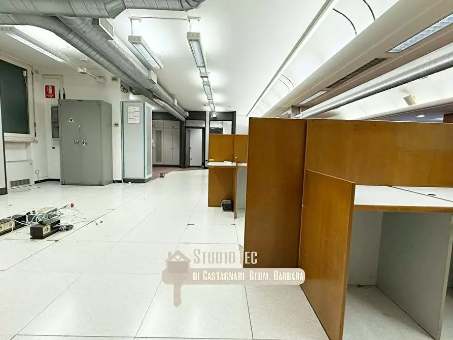 Immagine 21 di Negozio in affitto  in via castel san pietro 1 a Ravenna