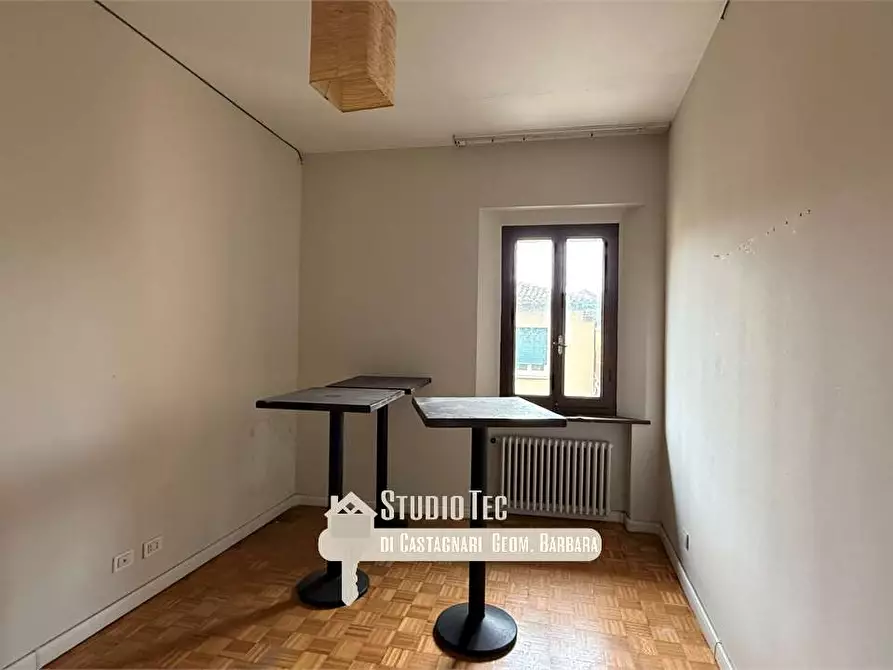 Immagine 20 di Negozio in affitto  in Via Mentana  a Ravenna