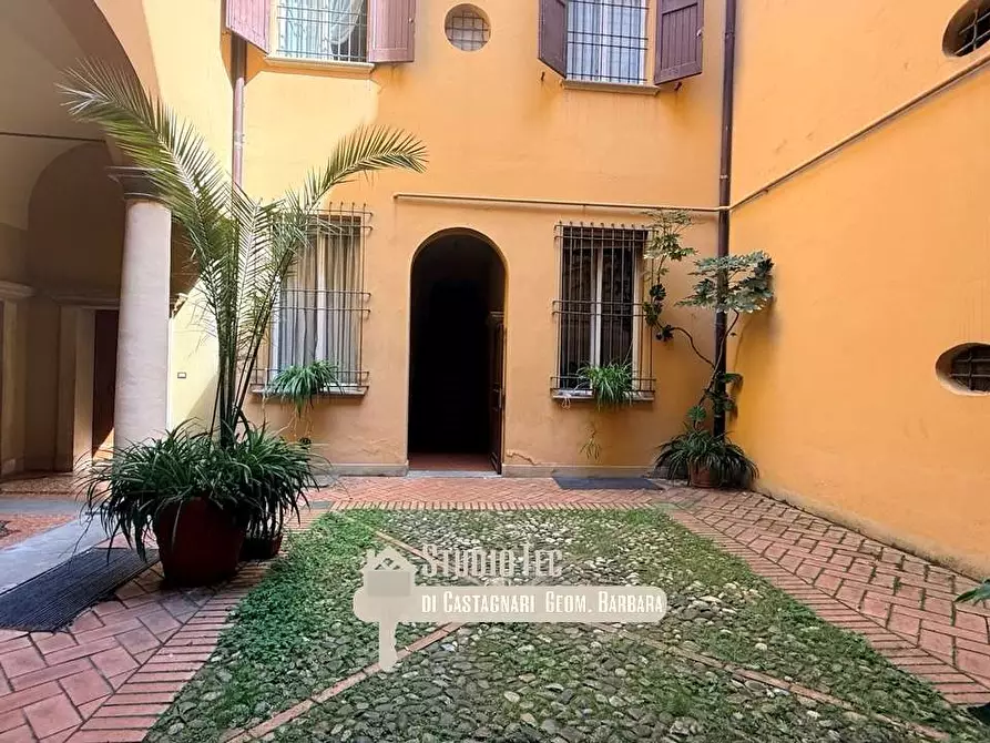 Immagine 11 di Bilocale in affitto  in VIA BORGONUOVO  1 a Bologna