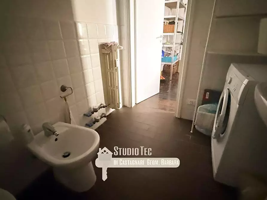Immagine 13 di Bilocale in affitto  in VIA BORGONUOVO  1 a Bologna