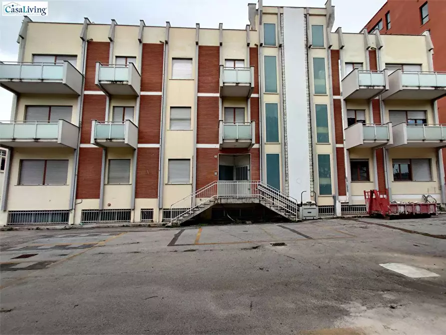 Negozio in affitto in Via Pietro Nenni 24 a Palermo
