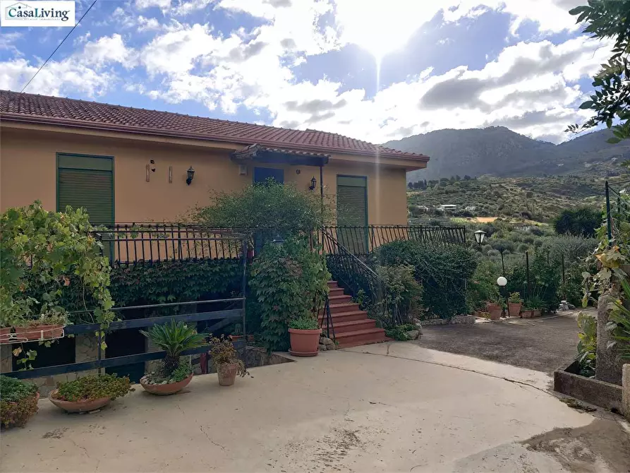 Immagine 2 di Villa in vendita  in Via Esterna Strazzasite a Monreale