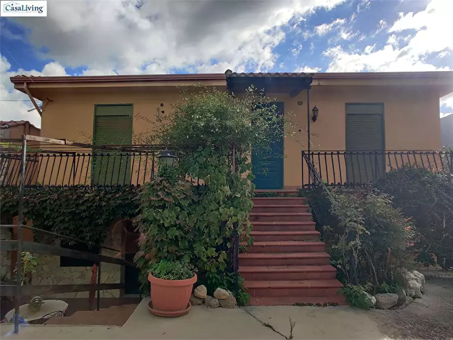 Immagine 5 di Villa in vendita  in Via Esterna Strazzasite a Monreale