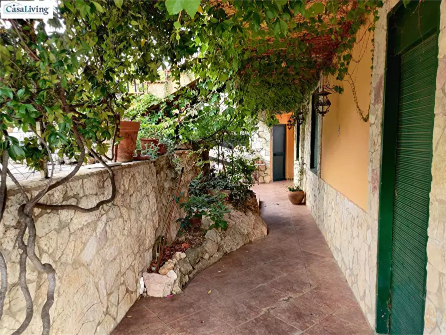 Immagine 18 di Villa in vendita  in Via Esterna Strazzasite a Monreale