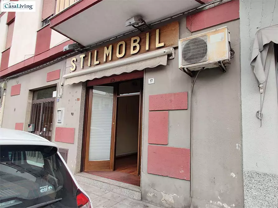 Immagine 19 di Negozio in vendita  in Piazza Generale Cascino  17 a Palermo