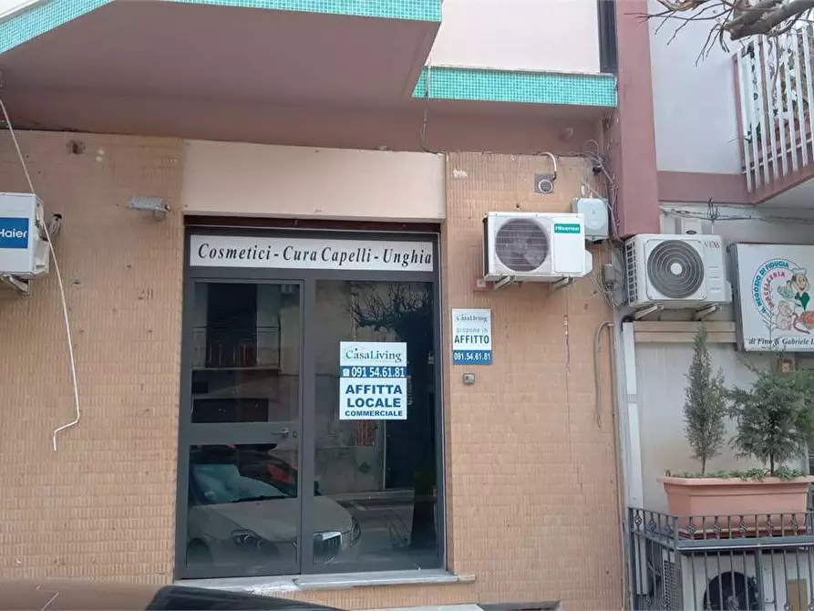 Immagine 1 di Negozio in affitto  in Via Venero  29 a Monreale