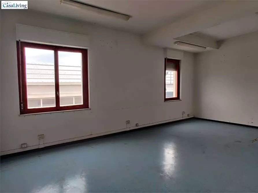 Immagine 5 di Ufficio in affitto  in Via Pietro nenni-Via Ugo La Malfa 24 a Palermo