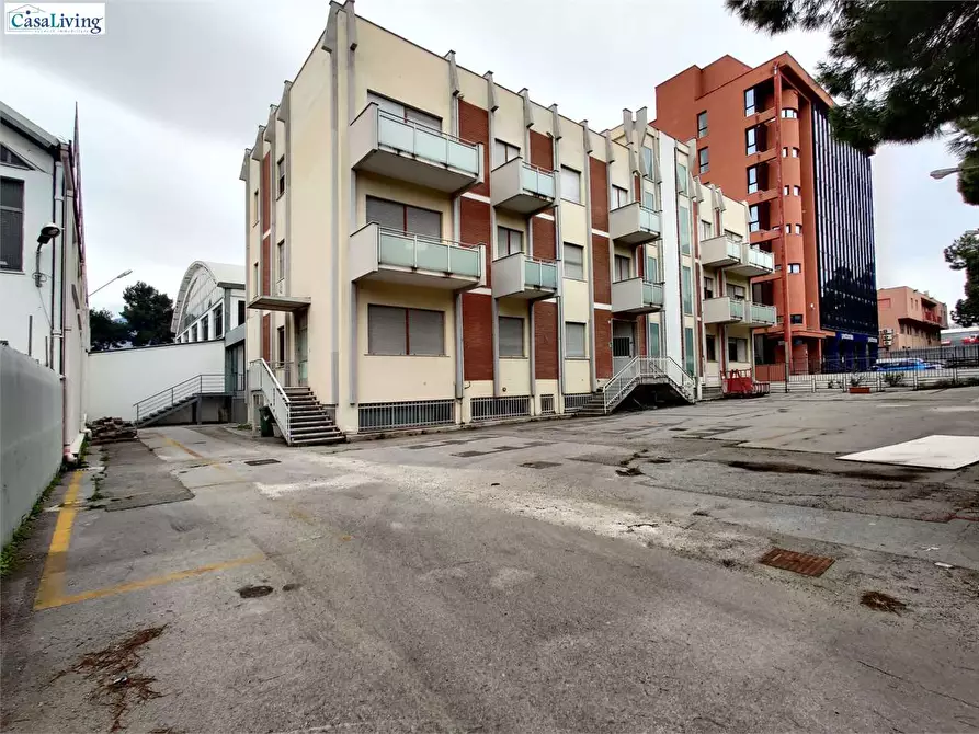 Immagine 10 di Ufficio in affitto  in Via Pietro nenni-Via Ugo La Malfa 24 a Palermo