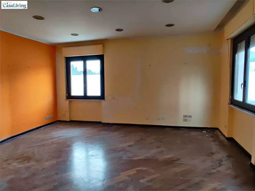 Immagine 2 di Ufficio in affitto  in Via Pietro Nenni - Via Ugo La Malfa 24 a Palermo