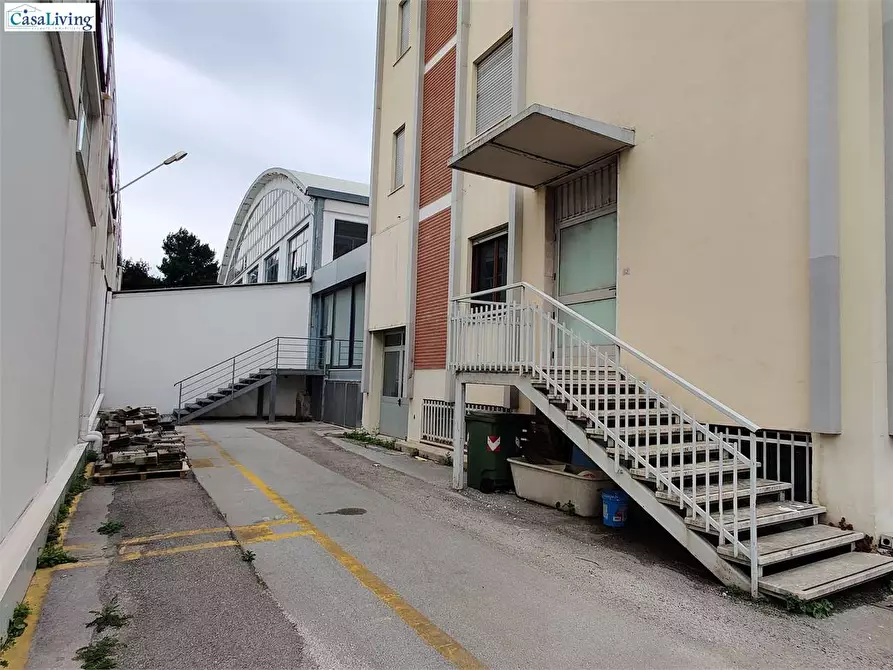 Immagine 4 di Ufficio in affitto  in Via Pietro Nenni - Via Ugo La Malfa 24 a Palermo