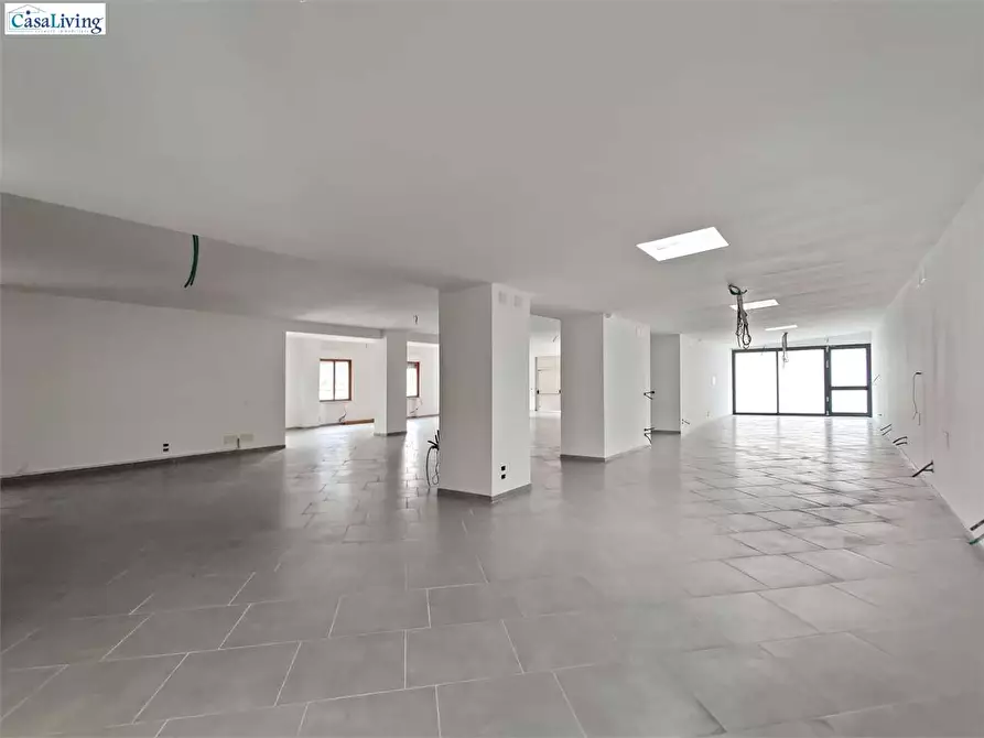 Immagine 8 di Ufficio in affitto  in Via Pietro Nenni - Via Ugo La Malfa 24 a Palermo