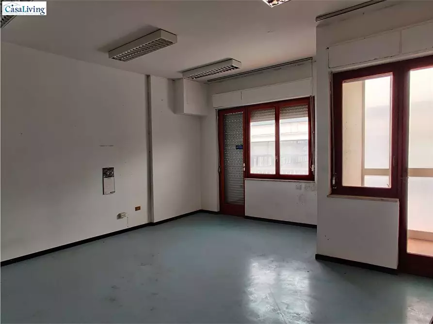 Immagine 12 di Ufficio in affitto  in Via Pietro Nenni - Via Ugo La Malfa 24 a Palermo