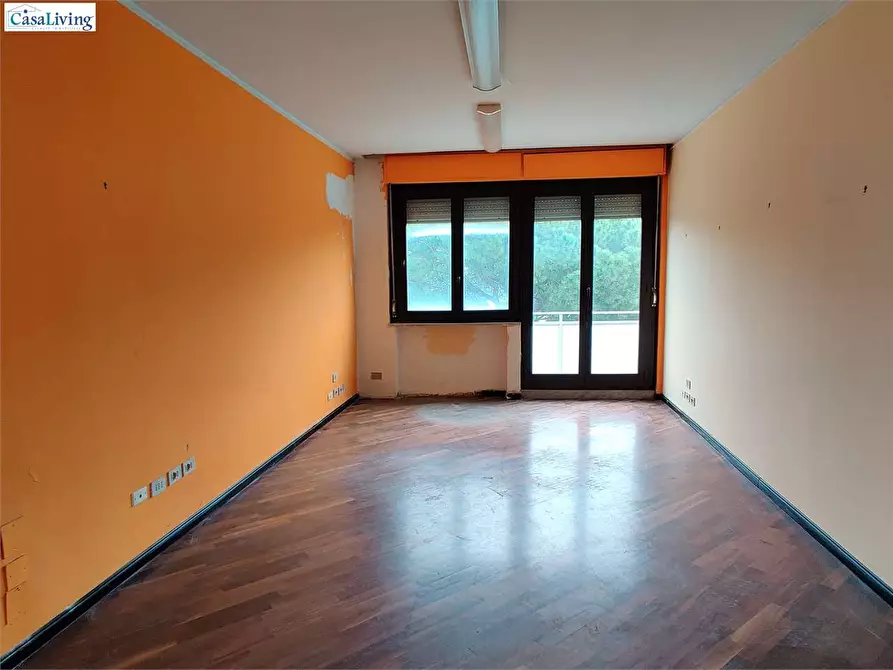 Immagine 18 di Ufficio in affitto  in Via Pietro Nenni - Via Ugo La Malfa 24 a Palermo