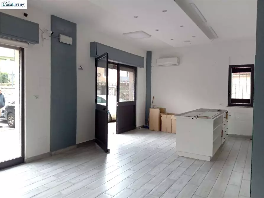 Immagine 6 di Negozio in vendita  in Via Venero  179 a Monreale
