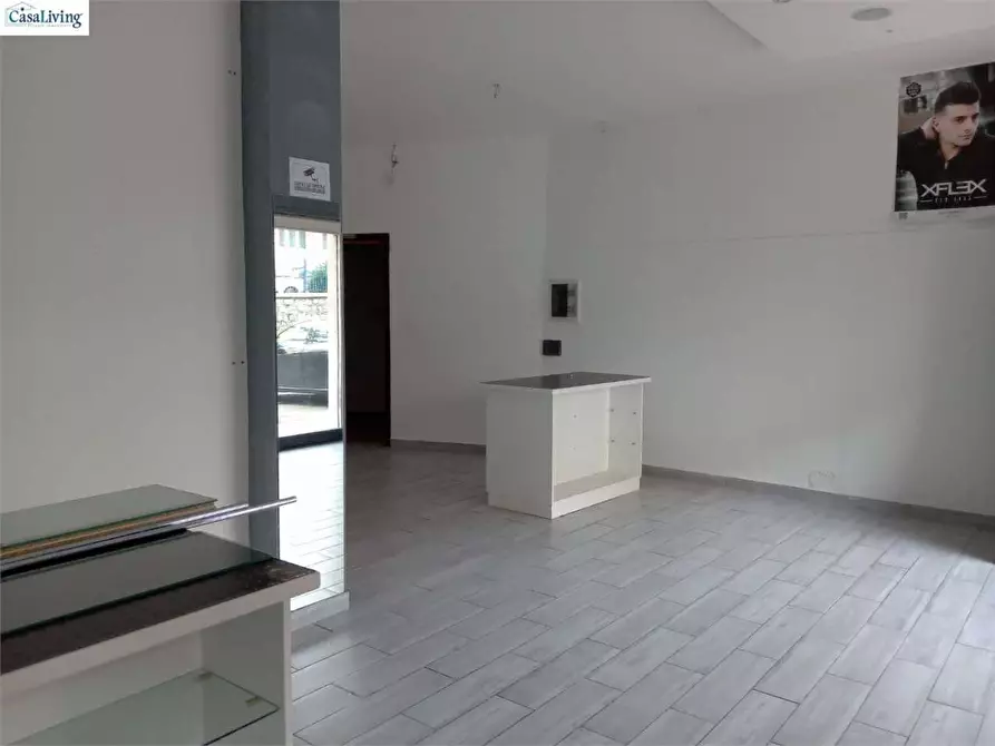 Immagine 7 di Negozio in vendita  in Via Venero  179 a Monreale