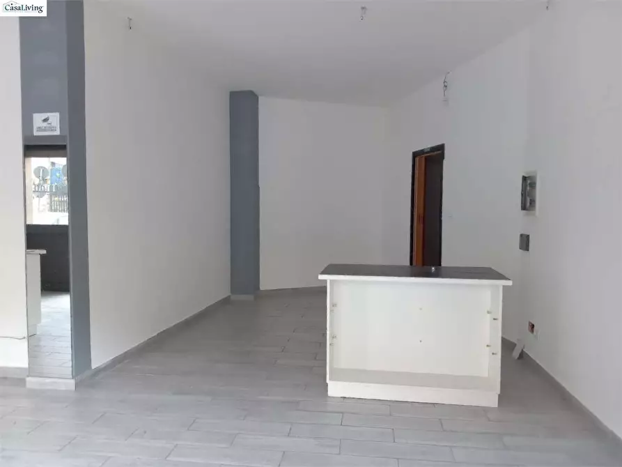 Immagine 8 di Negozio in vendita  in Via Venero  179 a Monreale
