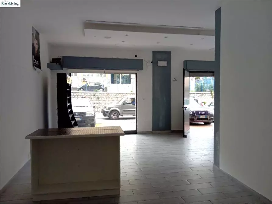 Immagine 11 di Negozio in vendita  in Via Venero  179 a Monreale