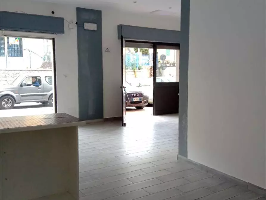 Immagine 13 di Negozio in vendita  in Via Venero  179 a Monreale