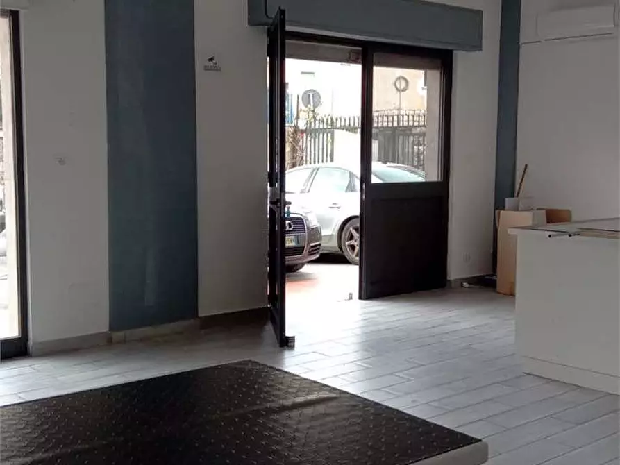 Immagine 15 di Negozio in vendita  in Via Venero  179 a Monreale