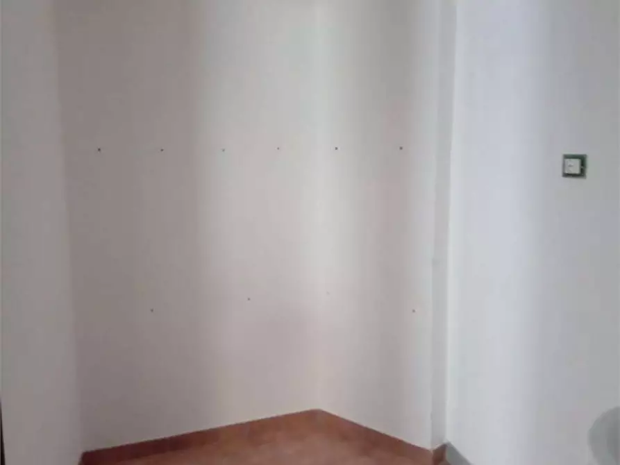 Immagine 16 di Negozio in vendita  in Via Venero  179 a Monreale