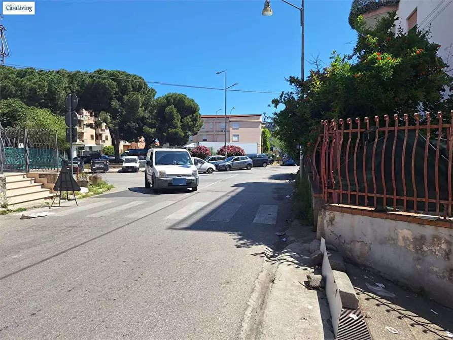 Immagine 3 di Magazzino in vendita  in Via Villagrazia 124/A a Palermo
