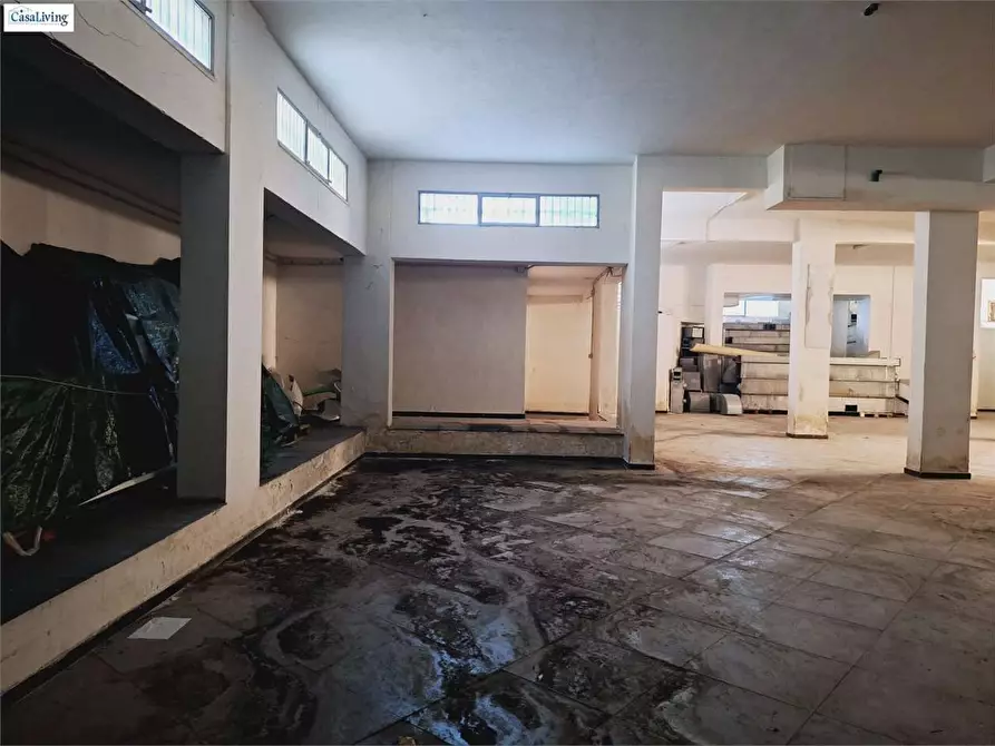 Immagine 11 di Magazzino in vendita  in Via Villagrazia 124/A a Palermo