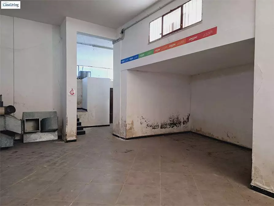 Immagine 13 di Magazzino in vendita  in Via Villagrazia 124/A a Palermo