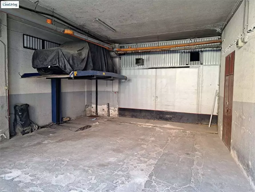 Immagine 19 di Magazzino in vendita  in Via Villagrazia 124/A a Palermo