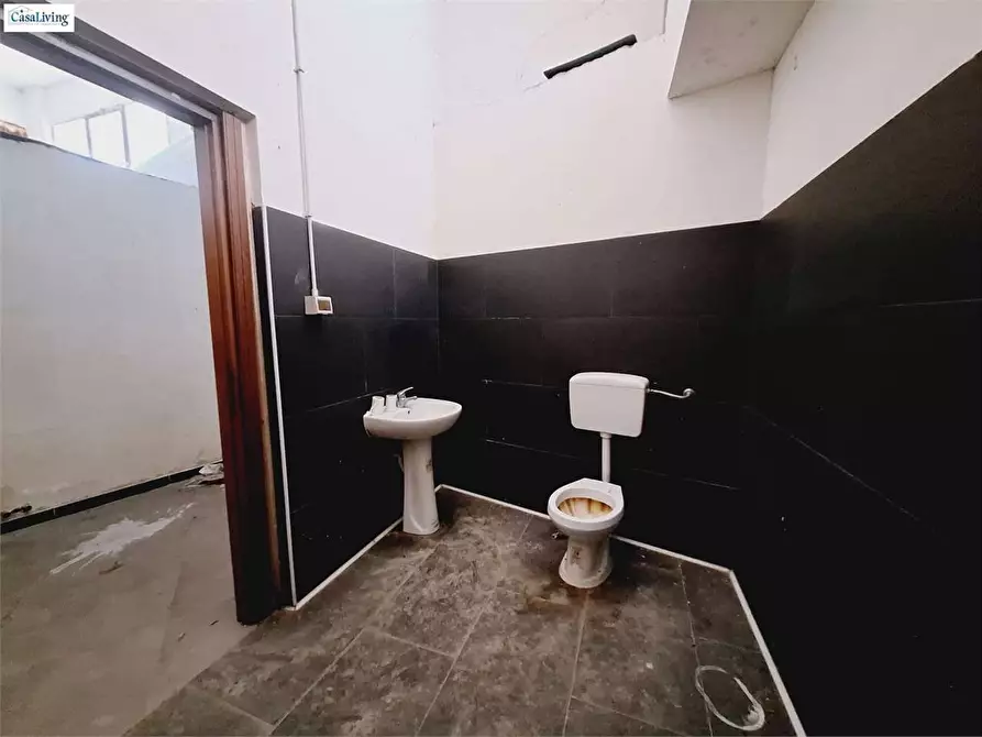Immagine 20 di Magazzino in vendita  in Via Villagrazia 124/A a Palermo