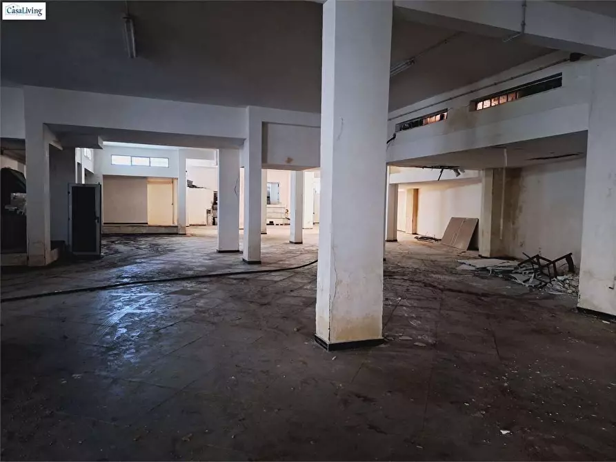 Immagine 22 di Magazzino in vendita  in Via Villagrazia 124/A a Palermo