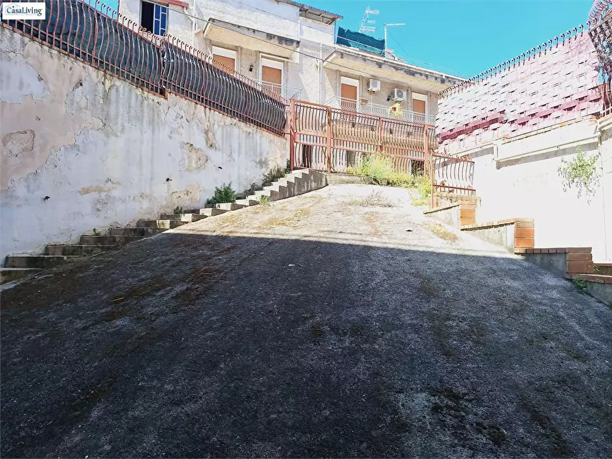 Immagine 25 di Magazzino in vendita  in Via Villagrazia 124/A a Palermo