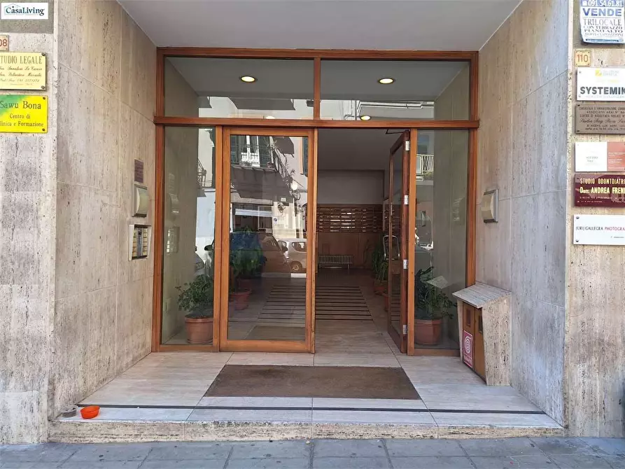 Immagine 2 di Appartamento in vendita  in Via Mariano Stabile 110 a Palermo