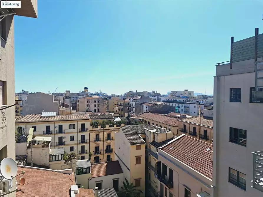 Immagine 21 di Attico in vendita  in Via Mariano Stabile 110 a Palermo