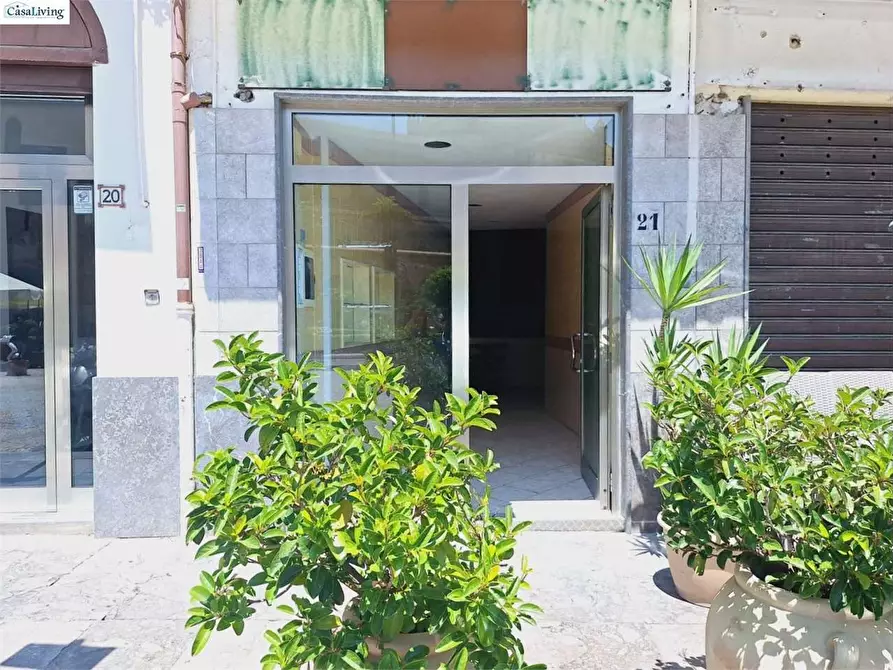 Immagine 2 di Negozio in affitto  in Piazza Vittorio Emanuele 21 a Monreale