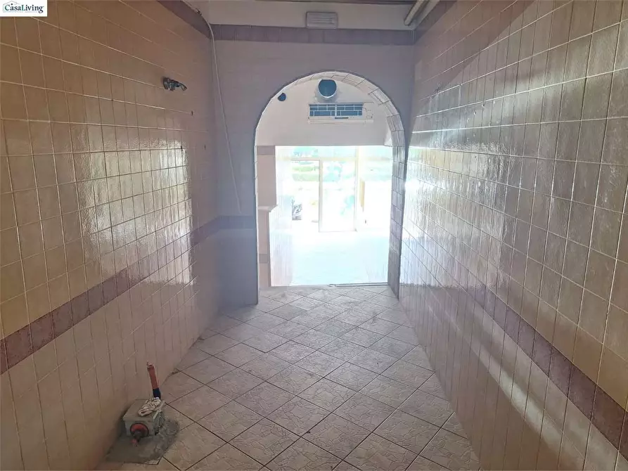 Immagine 8 di Negozio in affitto  in Piazza Vittorio Emanuele 21 a Monreale
