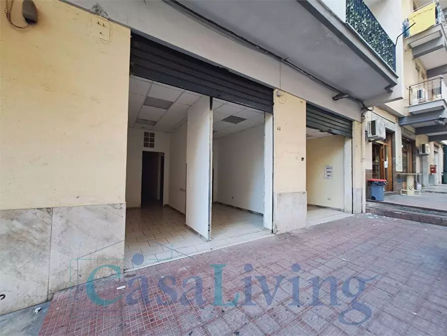 Immagine 1 di Negozio in affitto  in Via Aldo Moro  42-44 a Monreale