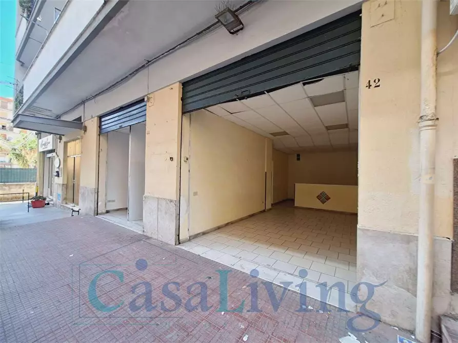 Immagine 2 di Negozio in affitto  in Via Aldo Moro  42-44 a Monreale