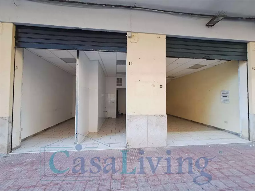 Immagine 4 di Negozio in affitto  in Via Aldo Moro  42-44 a Monreale
