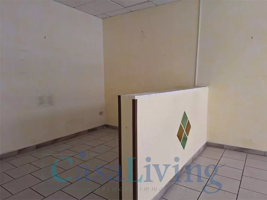 Immagine 5 di Negozio in affitto  in Via Aldo Moro  42-44 a Monreale