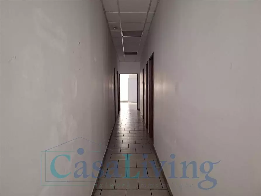 Immagine 20 di Negozio in affitto  in Via Aldo Moro  42-44 a Monreale