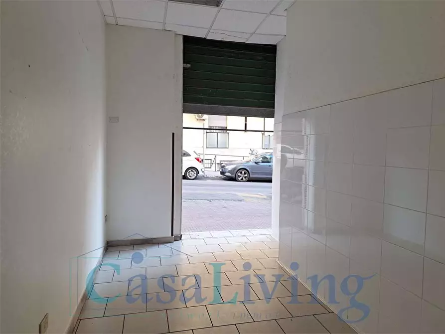 Immagine 25 di Negozio in affitto  in Via Aldo Moro  42-44 a Monreale