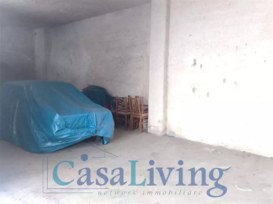 Immagine 11 di Magazzino in vendita  in Via Venero 205 a Monreale