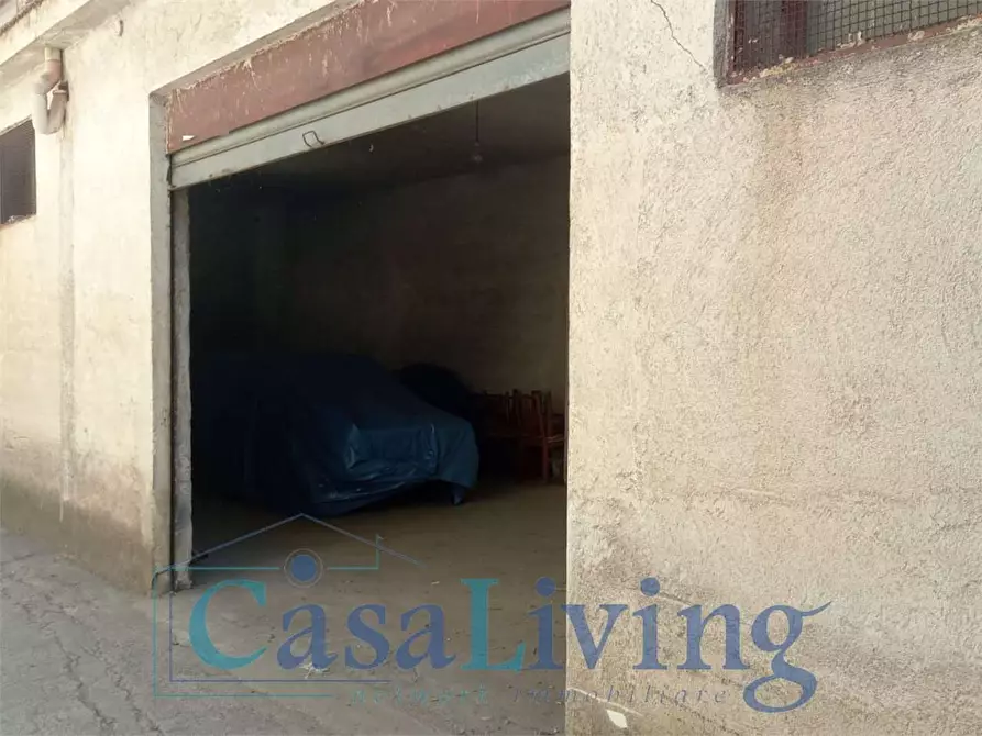 Immagine 18 di Magazzino in vendita  in Via Venero 205 a Monreale